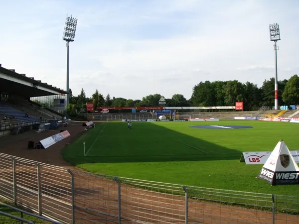 Merck-Stadion am Böllenfalltor – стадион Дармштат