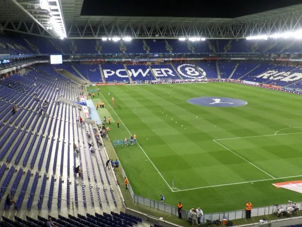 Stage Front Stadium – stadion Espanjol