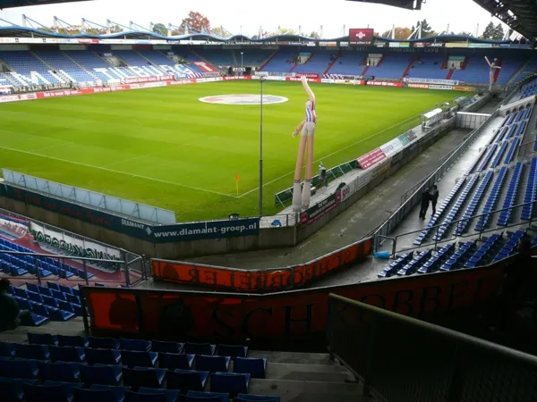Koning Willem II Stadion – стадион Willem II