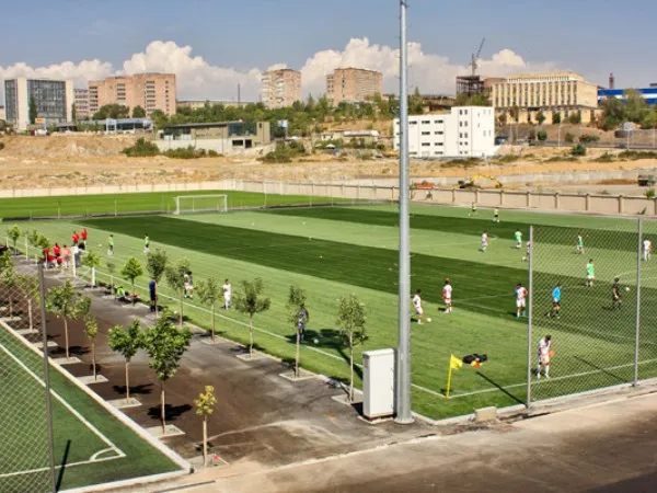 Yerevan Football Academy – стадион Ararat